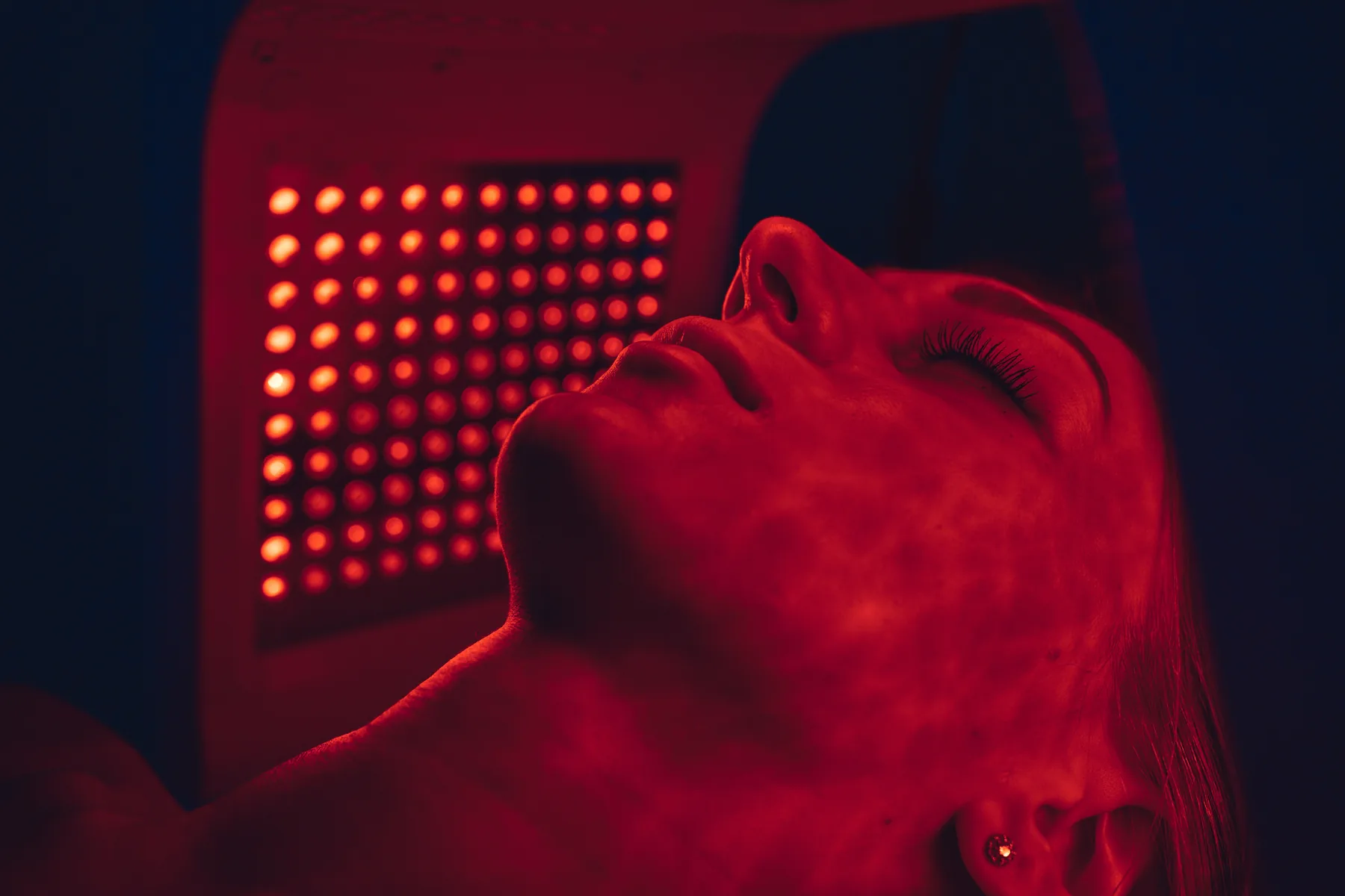 Red light anti-aging facial
